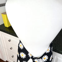This Gorgeous Daisy Apron is Meant for Even the Messiest Baker