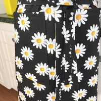 This Gorgeous Daisy Apron is Meant for Even the Messiest Baker
