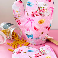 The Perfect Oven Mitts for Any High Tea Fancier