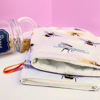 Beautiful Bees and Flowers Make These Oven Mitts a Gorgeous Pair