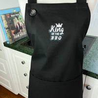 Is Your Dad the King of the BBQ? This Simple Black Apron is the Ideal Gift for Him