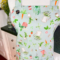 Gorgeous Gardening Apron. Perfect for Your Favourite Garden-Loving Baker!