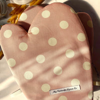 Pink and Cream Polka Dots Make a Gorgeous Oven Mitt Pattern