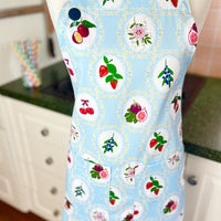 Gorgeous Retro Floral Apron - Ideal for Any Old School Foodie