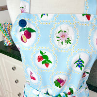Gorgeous Retro Floral Apron - Ideal for Any Old School Foodie