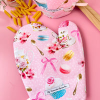 The Perfect Oven Mitts for Any High Tea Fancier