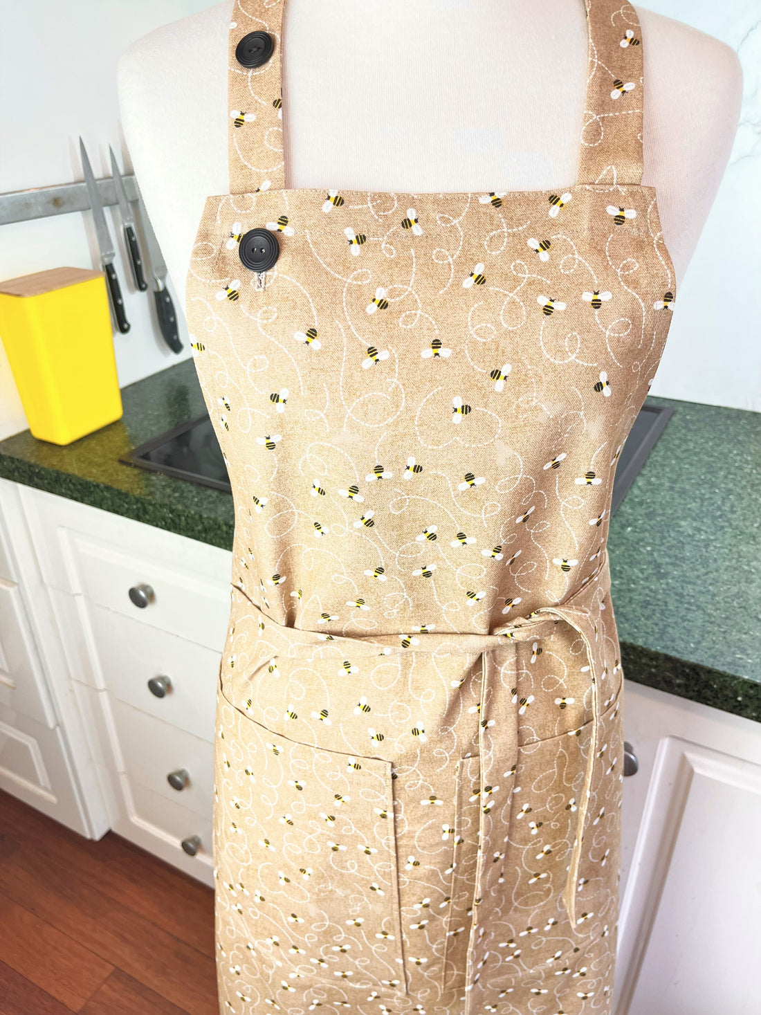 Delicate Patterned Apron for Your Favourite Bee Lover