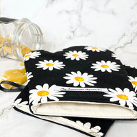 Daisy Oven Mitts are the Perfect Housewarming Gift