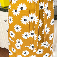 Daisies Make a Beautiful and Bold Pattern on this Adults' Apron