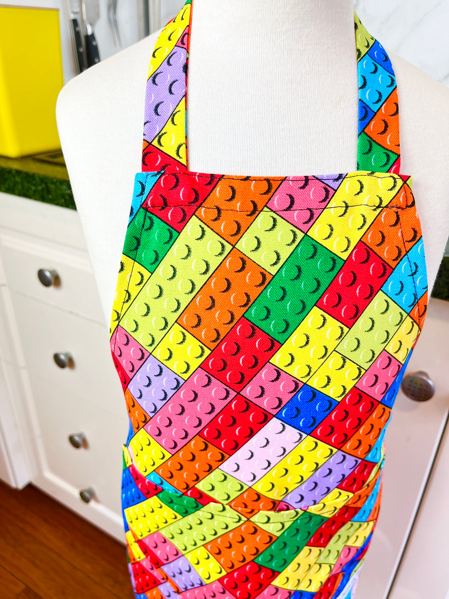 Lego Style Brick Apron Keeps Your Kid's Clothes Clean