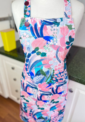 A Bold Retro Floral Apron for the Messiest of Cooks