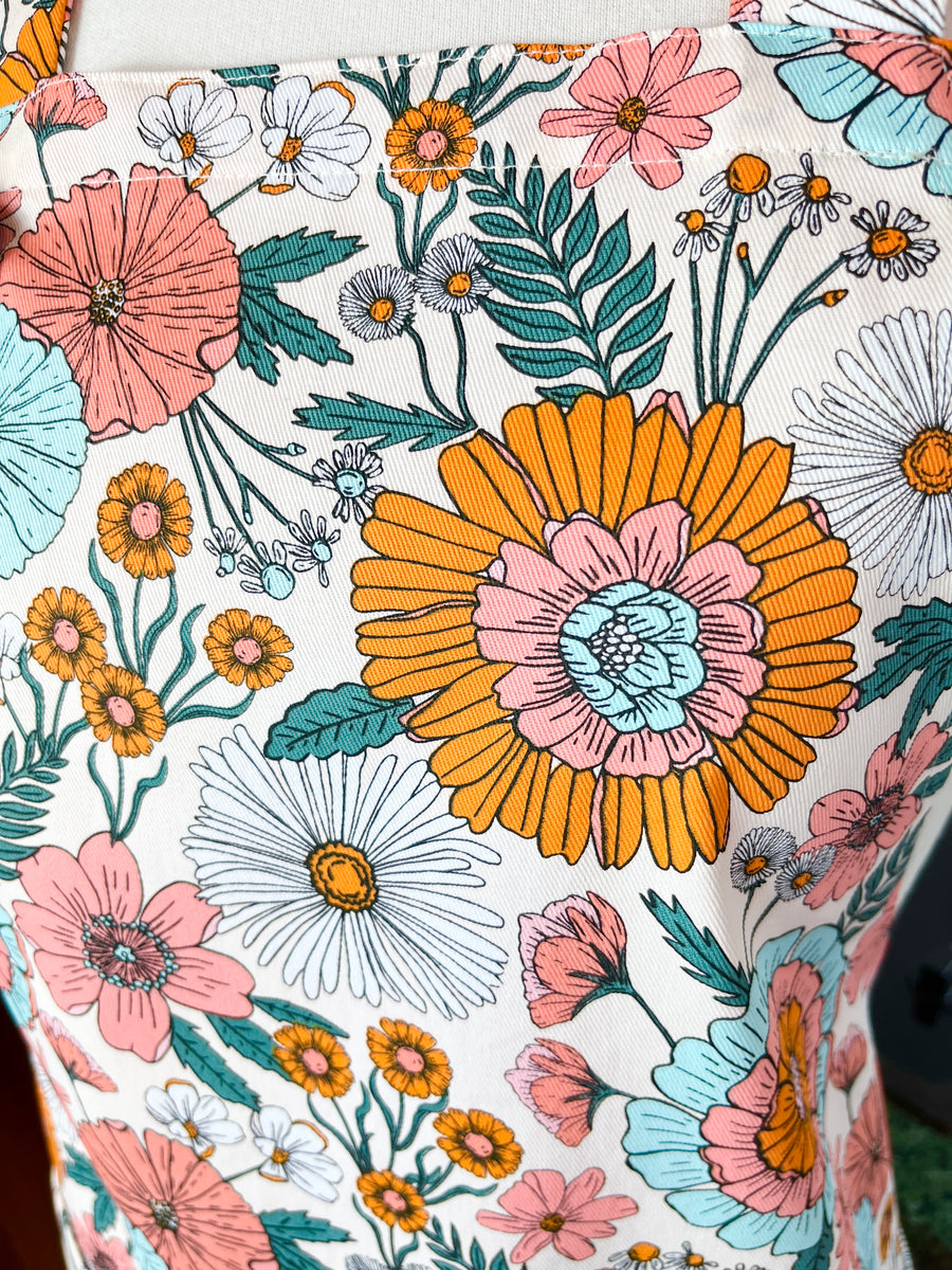 Sensational Retro Summer Floral Apron