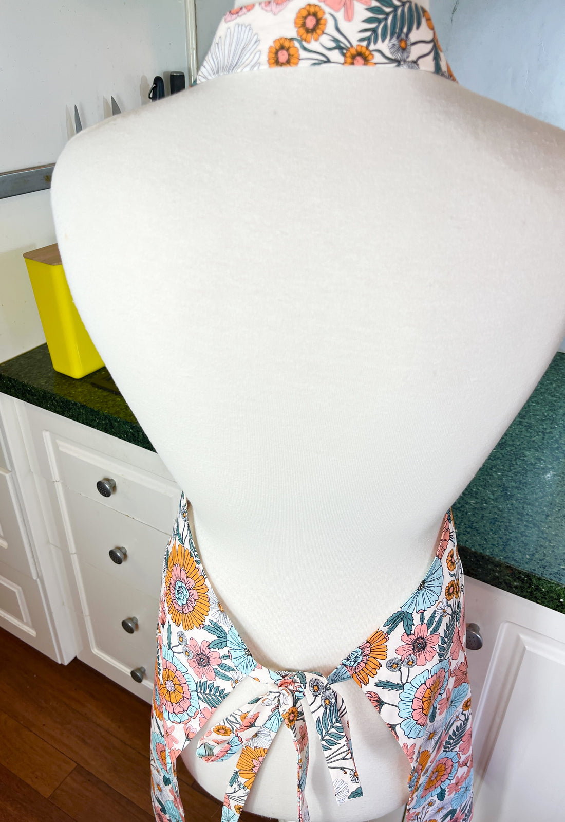 Sensational Retro Summer Floral Apron