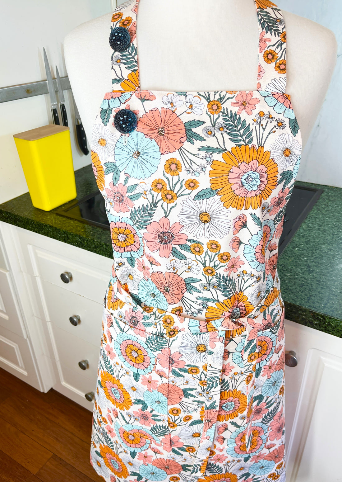 Sensational Retro Summer Floral Apron