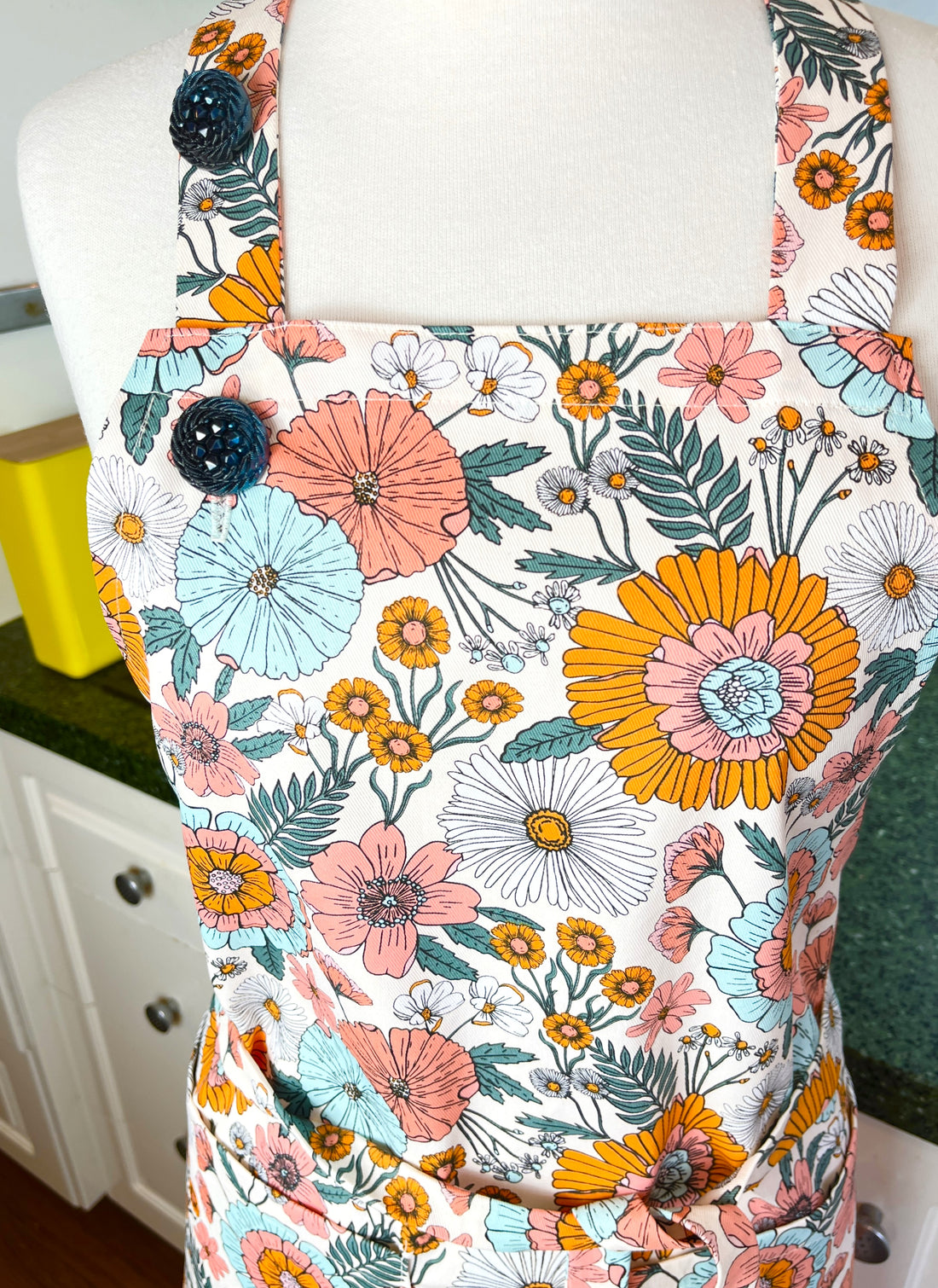 Sensational Retro Summer Floral Apron