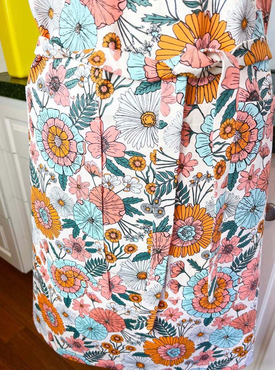 Sensational Retro Summer Floral Apron