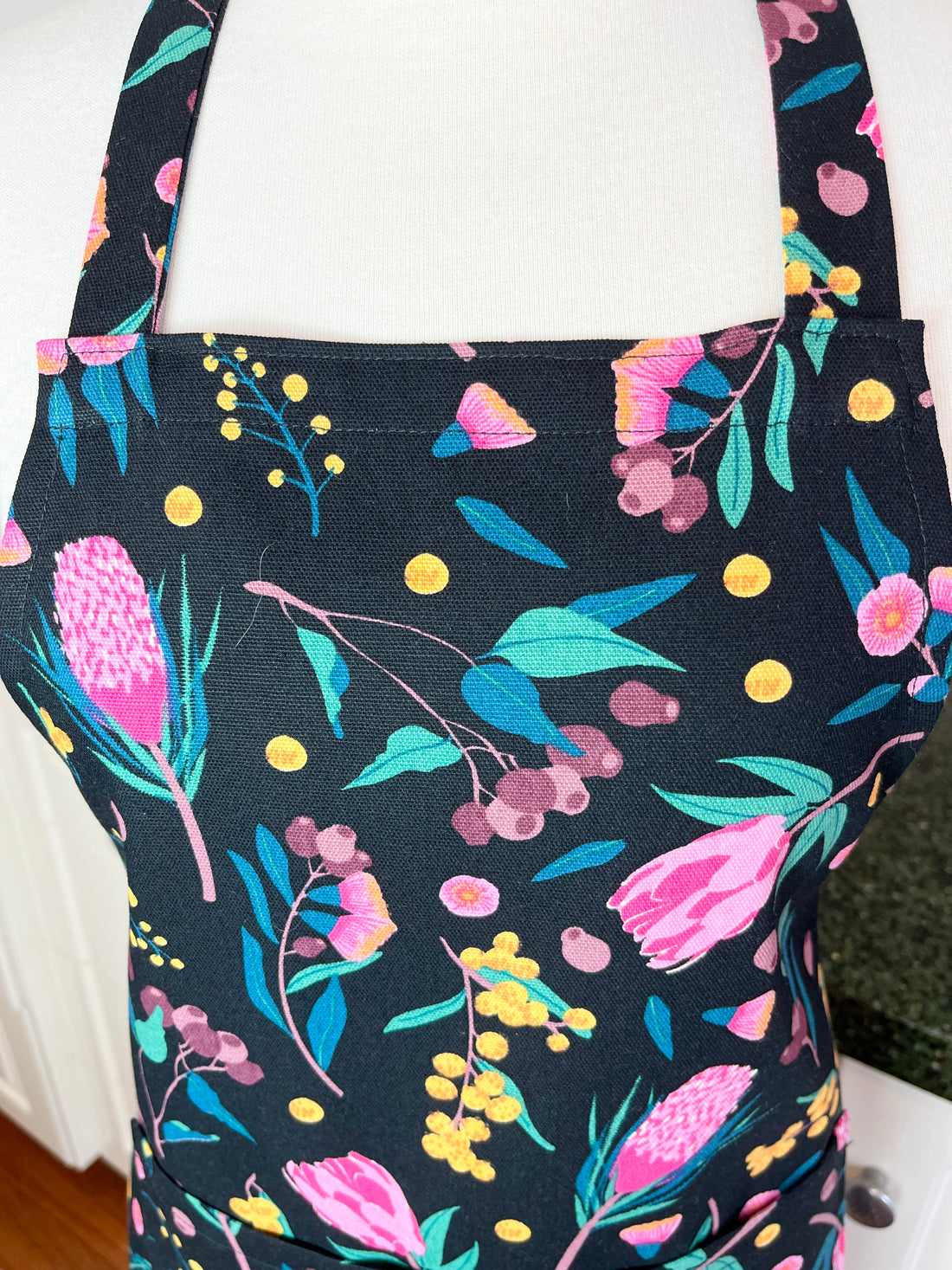 Beautiful Australian Floral Print Teenager or Petite Adult Sized Apron