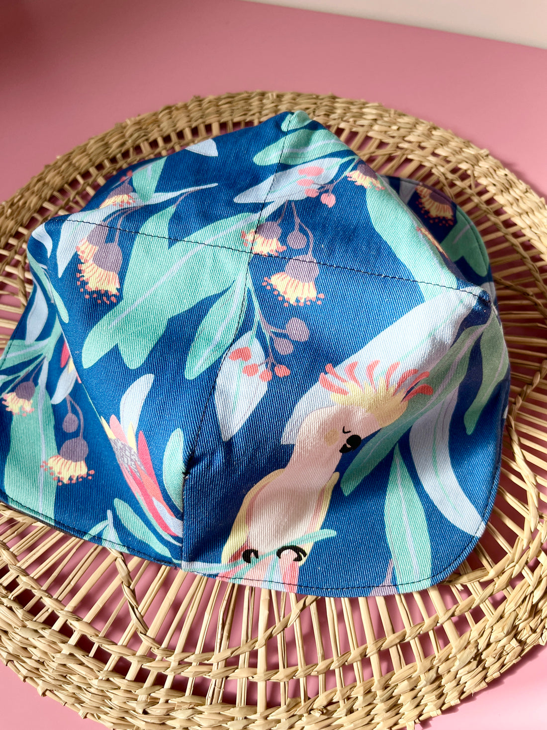 This Cockatoo Bowl Cozy Keeps Your Meal Warm and Your Lap Cool