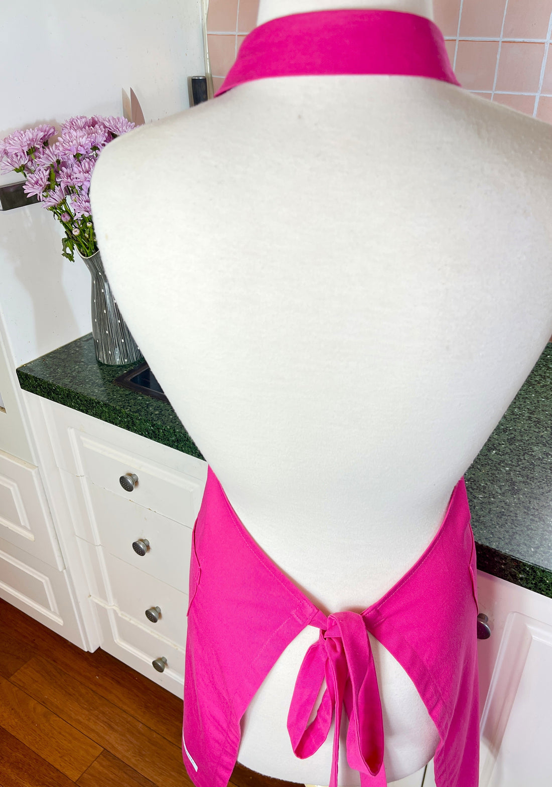 Confidence in a Glass! A Fun and Bold Statement on an Apron. Such a Fab Gift.
