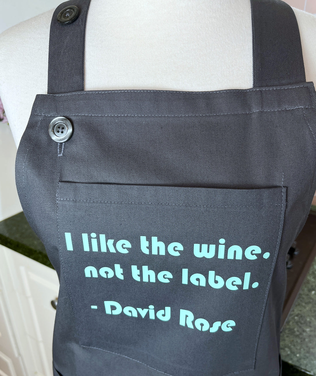 I Like the Wine, Not the Label - a Practical, Fun and Wise Apron