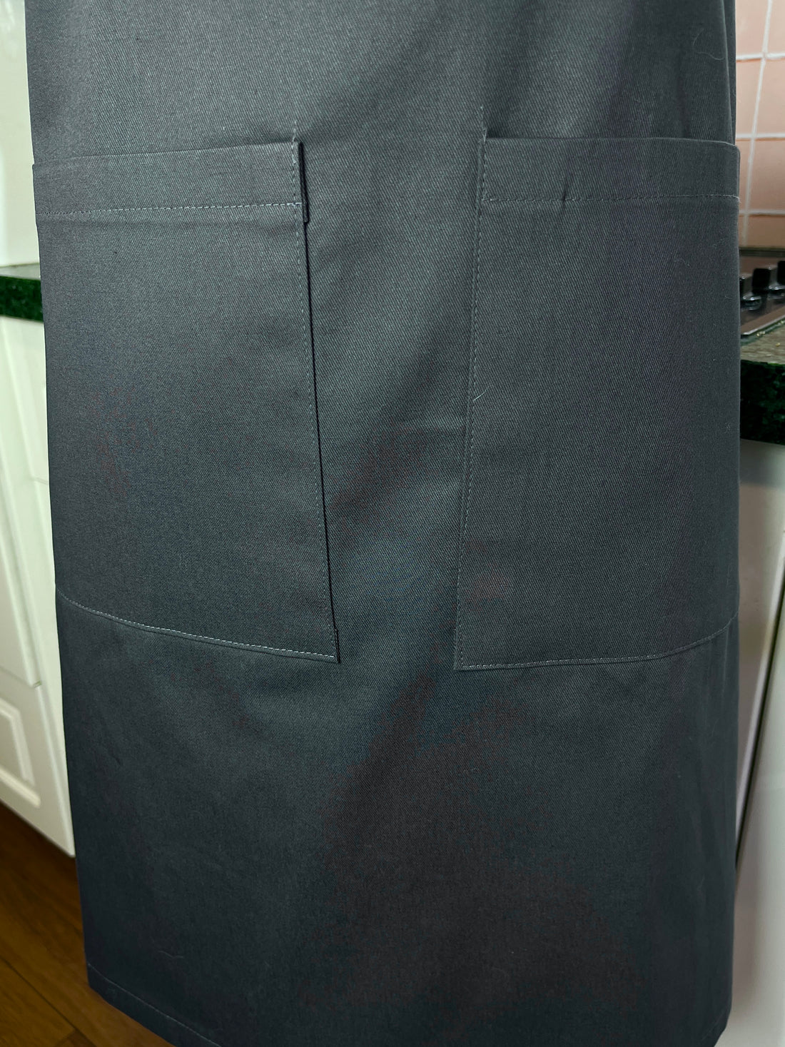 I Like the Wine, Not the Label - a Practical, Fun and Wise Apron