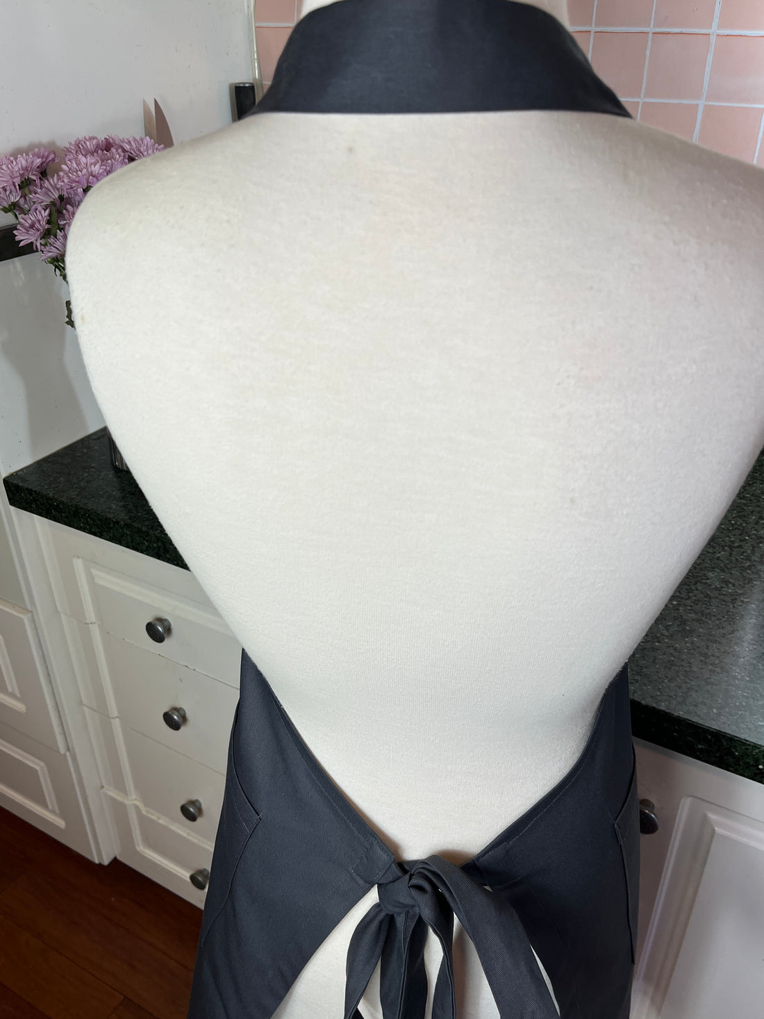 I Like the Wine, Not the Label - a Practical, Fun and Wise Apron