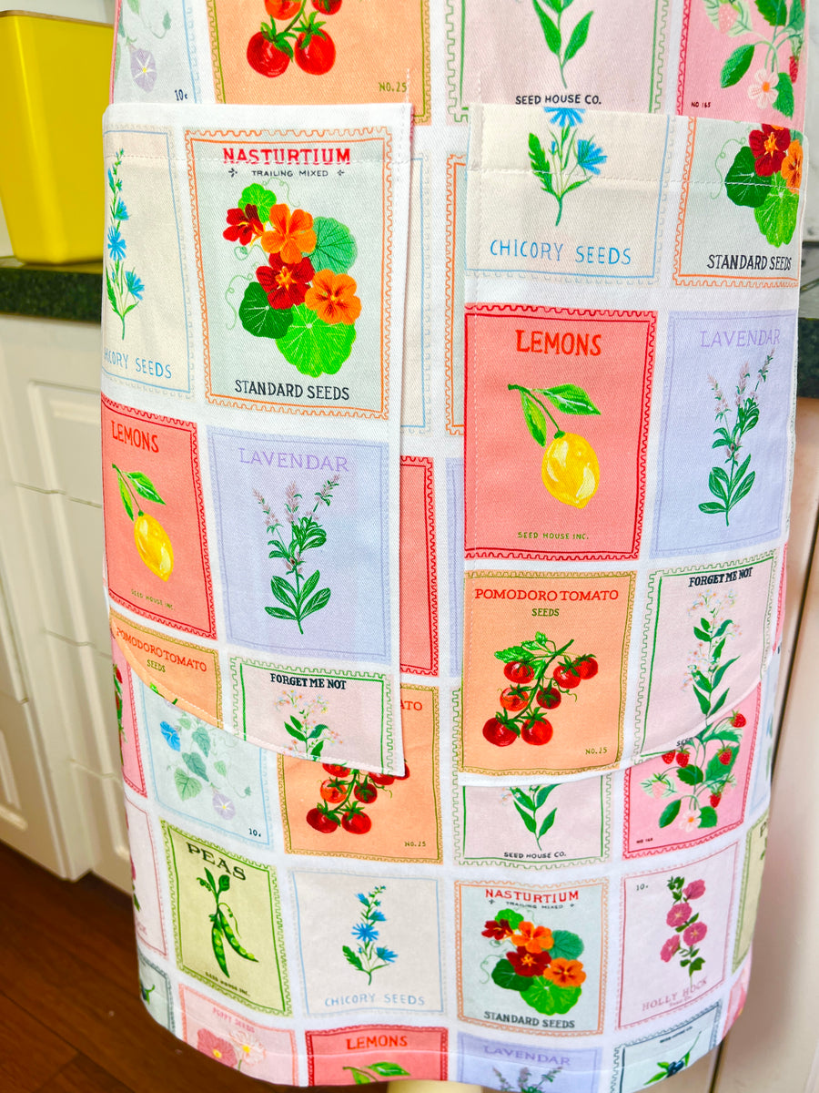 This Pretty Retro Apron has the Loveliest Pattern