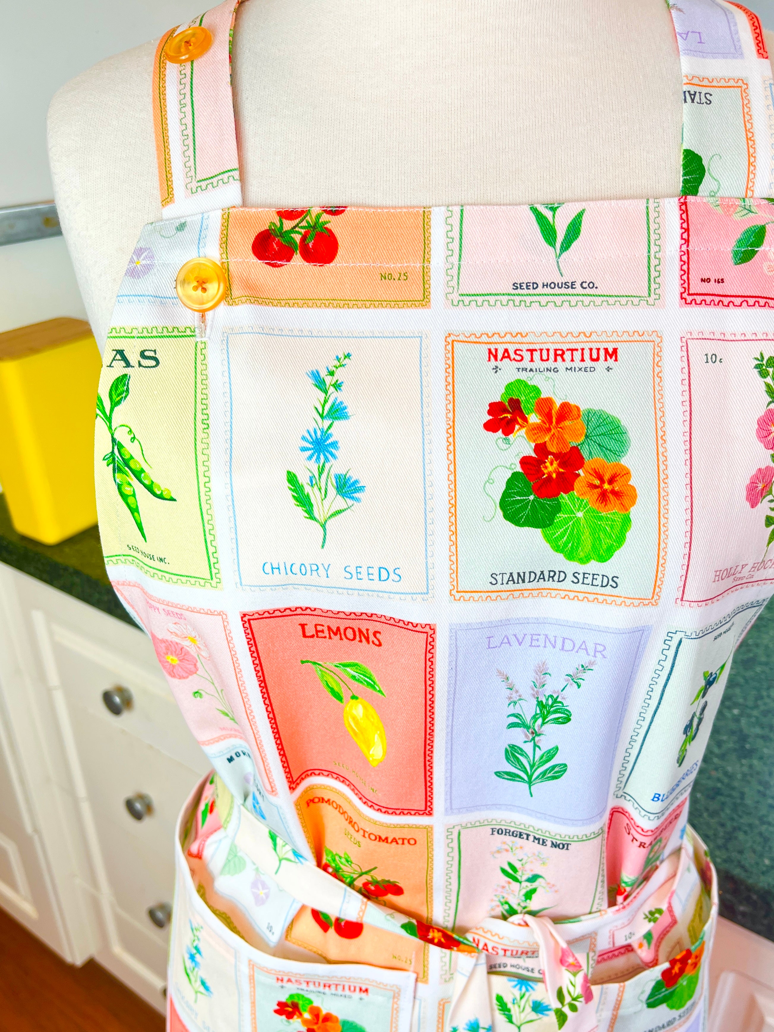 This Pretty Retro Apron has the Loveliest Pattern – My Favourite Apron Co.