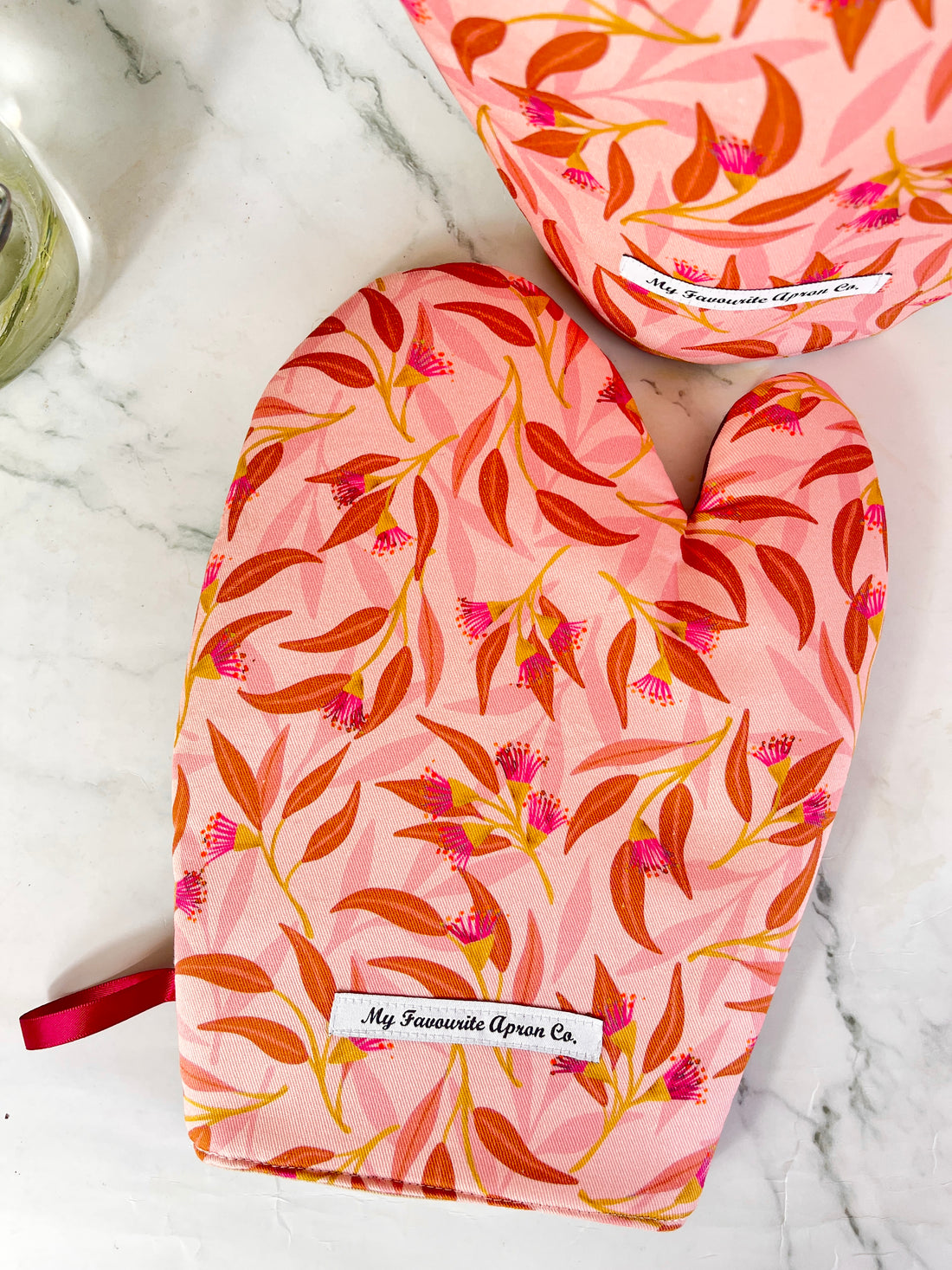 Gorgeous Gum Leaf and Floral Oven Mitts Make the Perfect Foodie Gift
