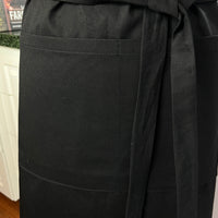 Is Your Dad the King of the BBQ? This Simple Black Apron is the Ideal Gift for Him