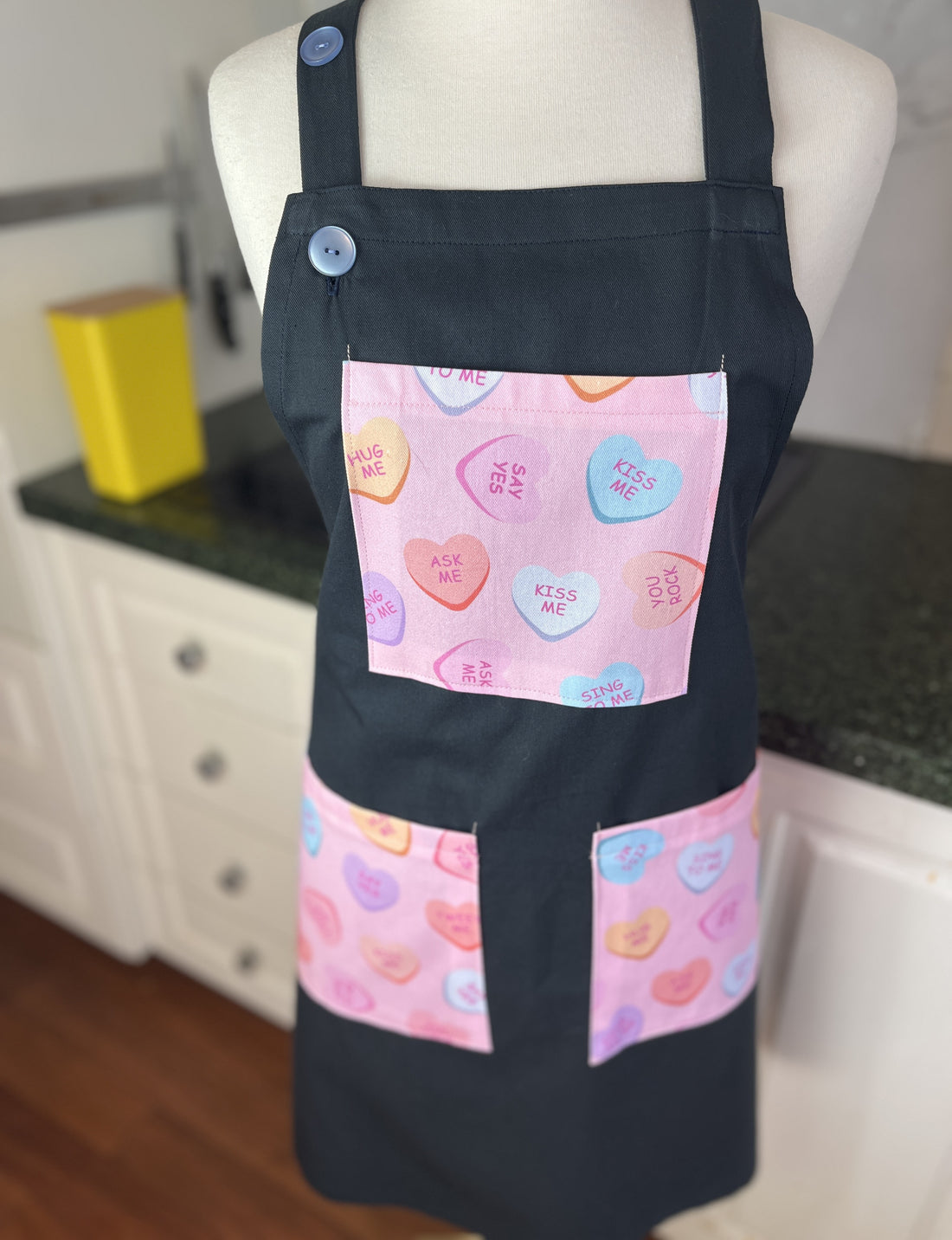 Love Message Pockets Make this Blue Apron a Gorgeous Gem