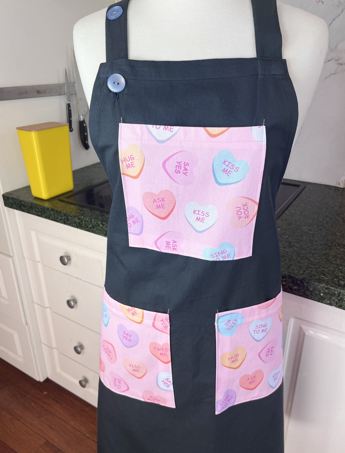 Love Message Pockets Make this Blue Apron a Gorgeous Gem