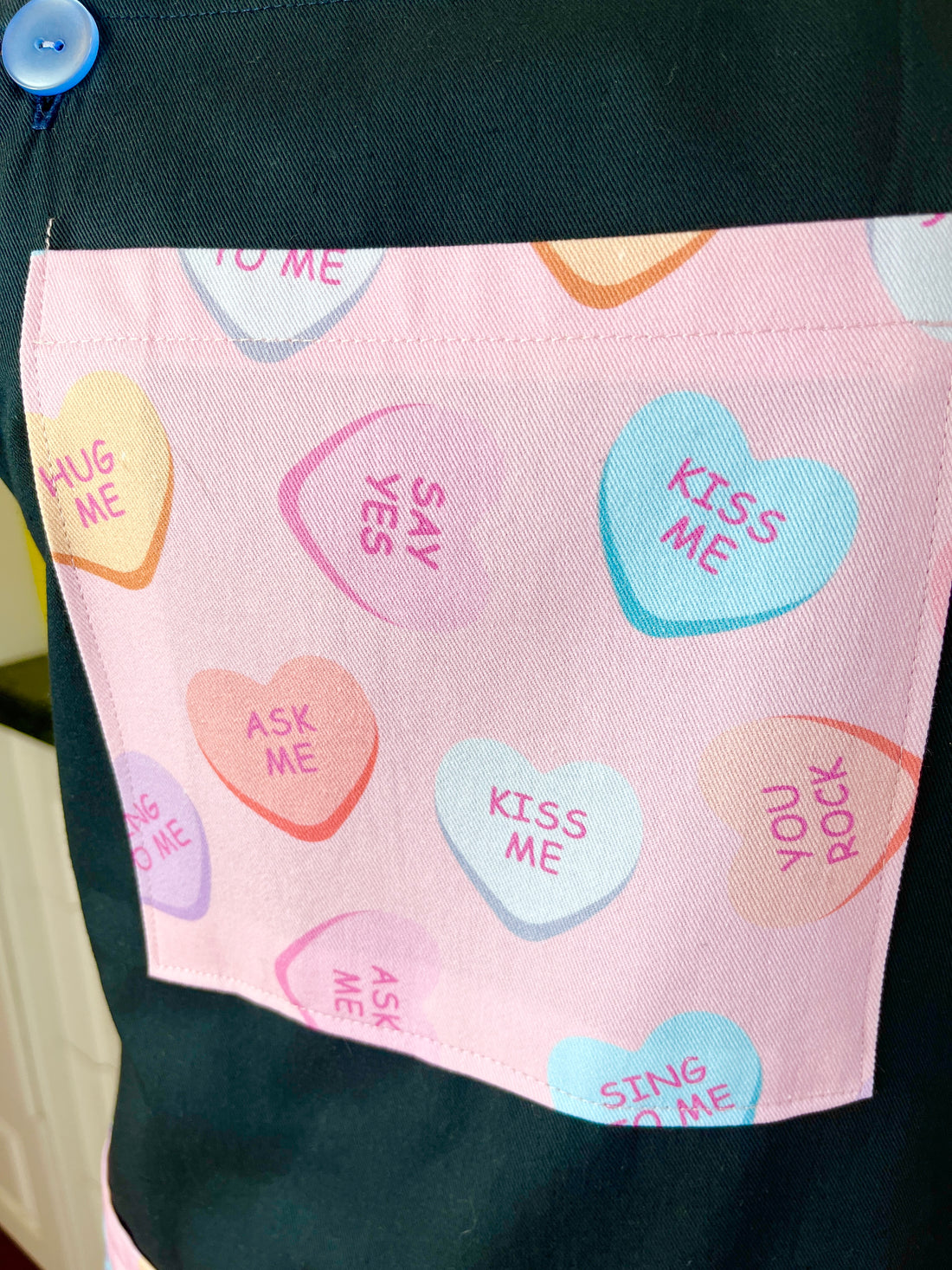 Love Message Pockets Make this Blue Apron a Gorgeous Gem