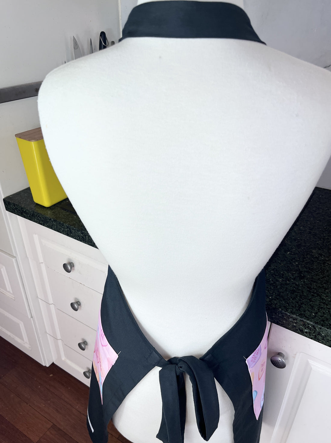 Love Message Pockets Make this Blue Apron a Gorgeous Gem