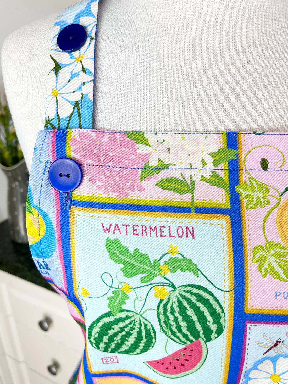 The Ideal Apron for Any Colour-Loving Foodie or Gardener