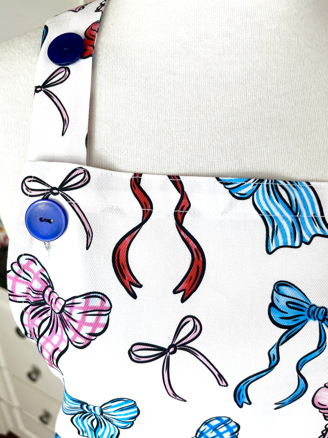 Beautiful and Bold, these Sensational Bows Make this Apron Stand Out from the Crowd