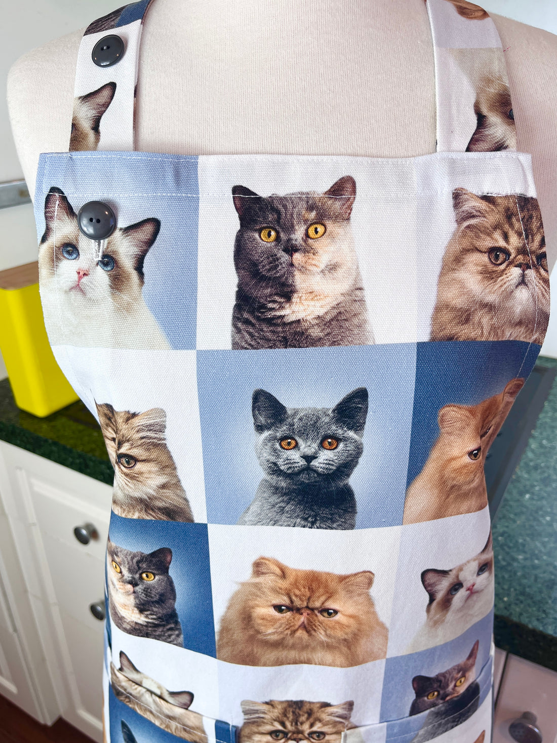 Fabulous Feline Apron Perfect for Any Cat Fancier