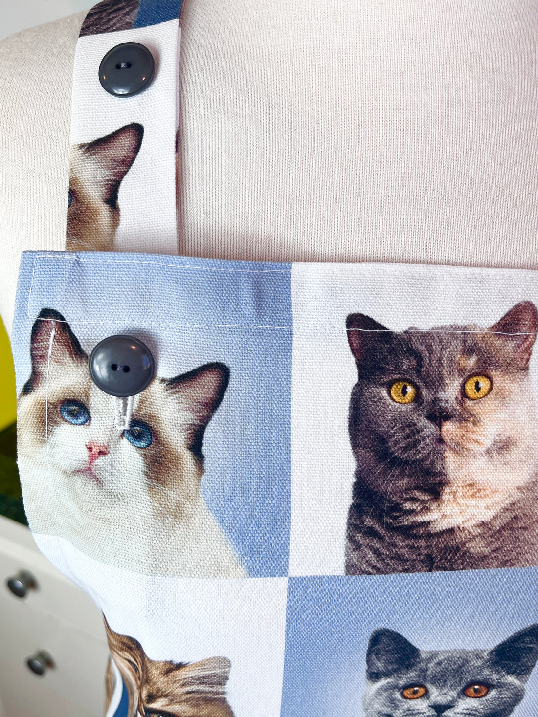 Fabulous Feline Apron Perfect for Any Cat Fancier