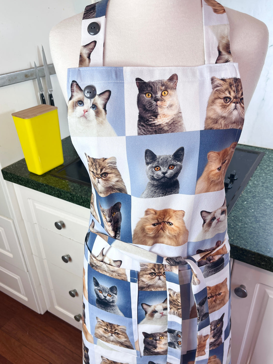 Fabulous Feline Apron Perfect for Any Cat Fancier