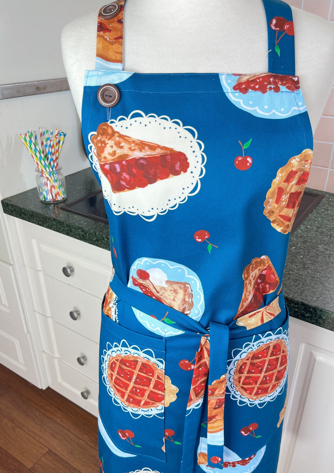 Beautiful Cherry Pie Print Apron - Ideal for Any Sweet Tooth Baker