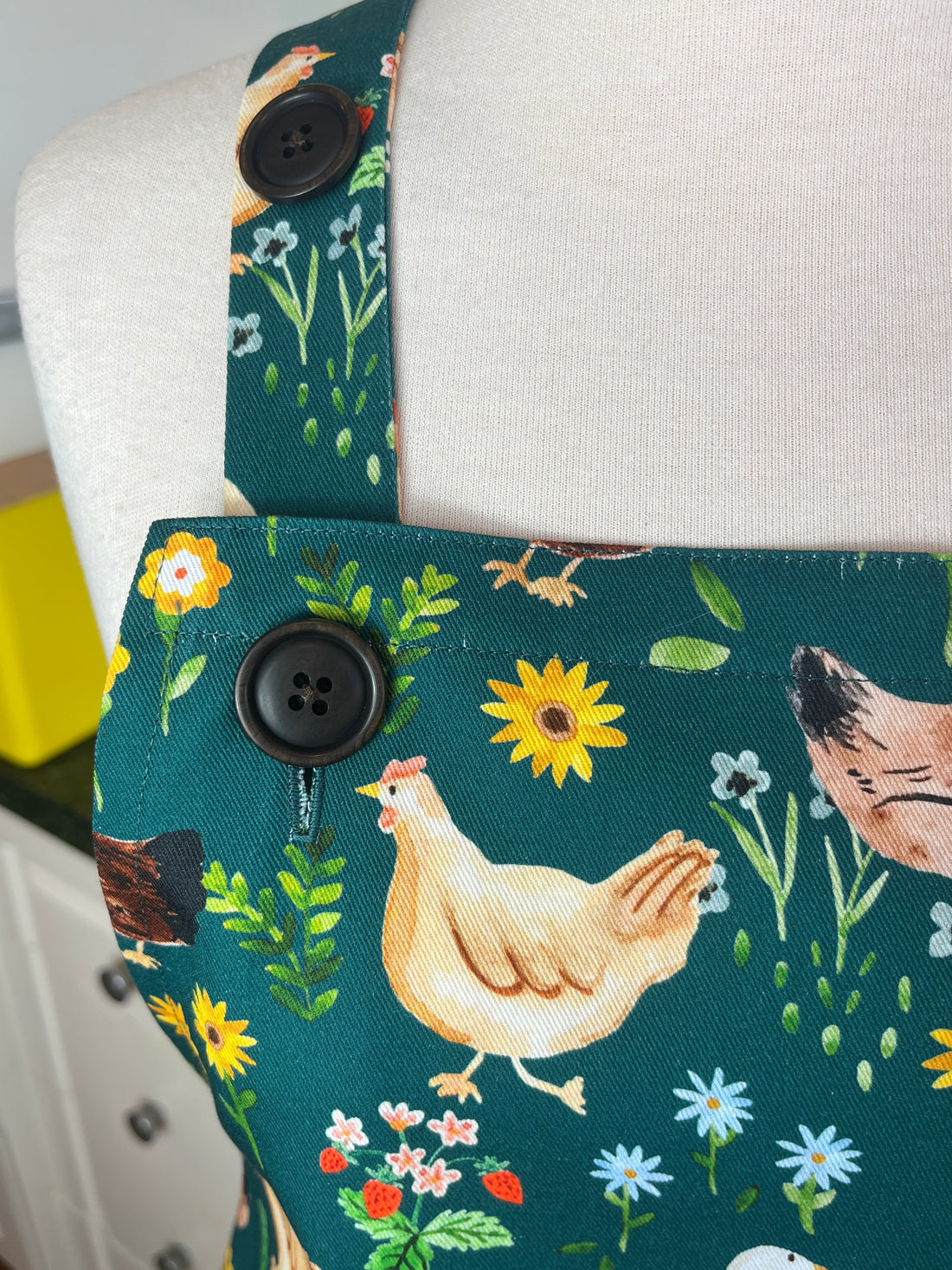 Chickens Cover this Beautiful, Country Style Apron