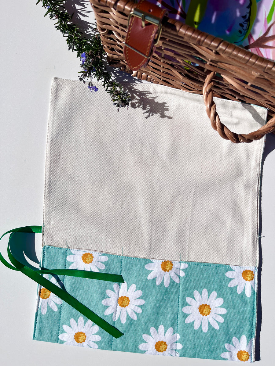Green Daisy Cutlery, Make-Up or Craft Roll