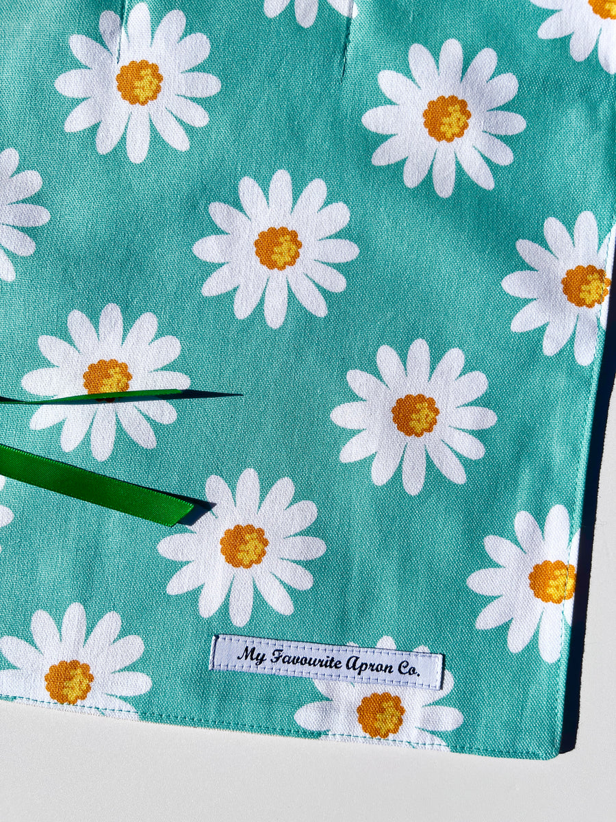Green Daisy Cutlery, Make-Up or Craft Roll