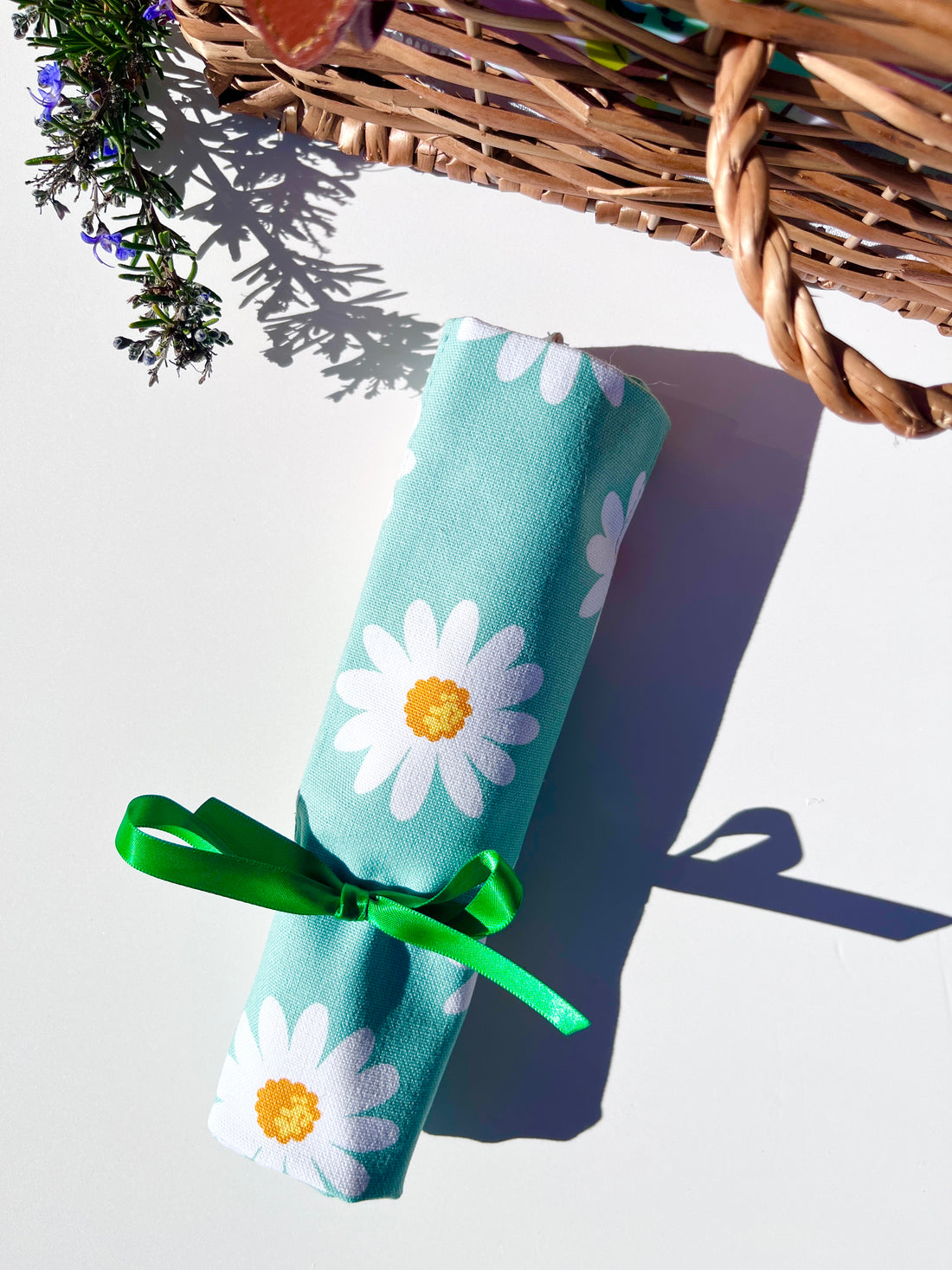 Green Daisy Cutlery, Make-Up or Craft Roll