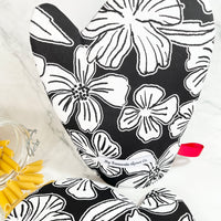 Bring a Touch of Hawaii into Your Kitchen with these Gorgeous Oven Mitts