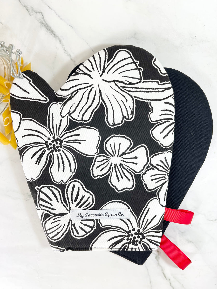 Bring a Touch of Hawaii into Your Kitchen with these Gorgeous Oven Mitts