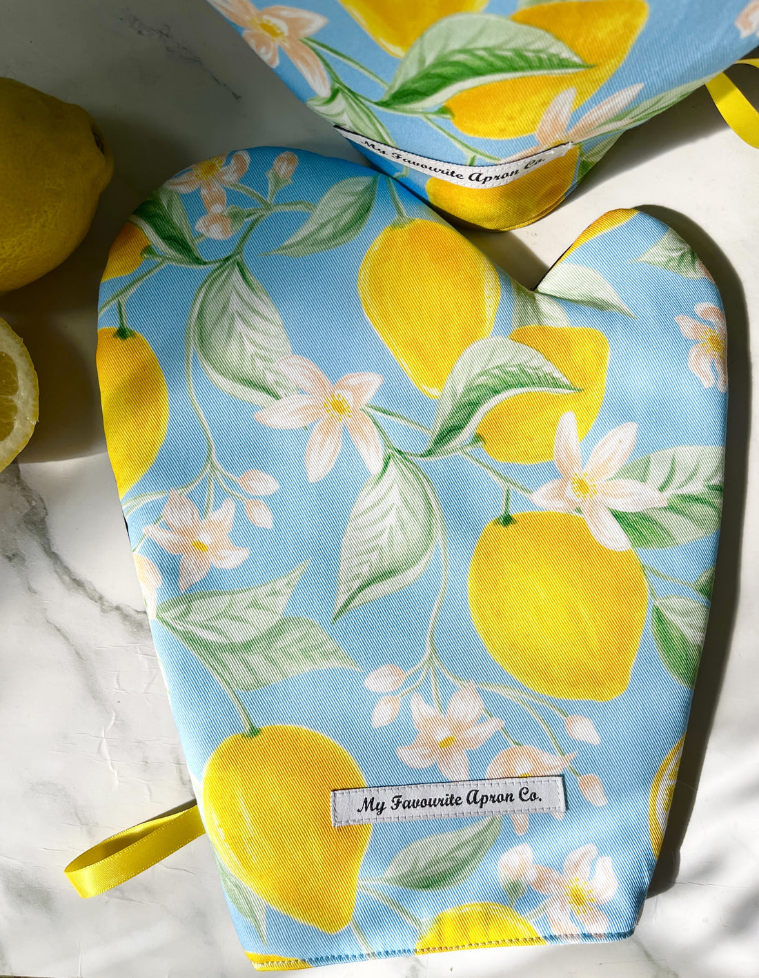 Luscious Lemon Oven Mitts Make the Perfect Foodie Gift