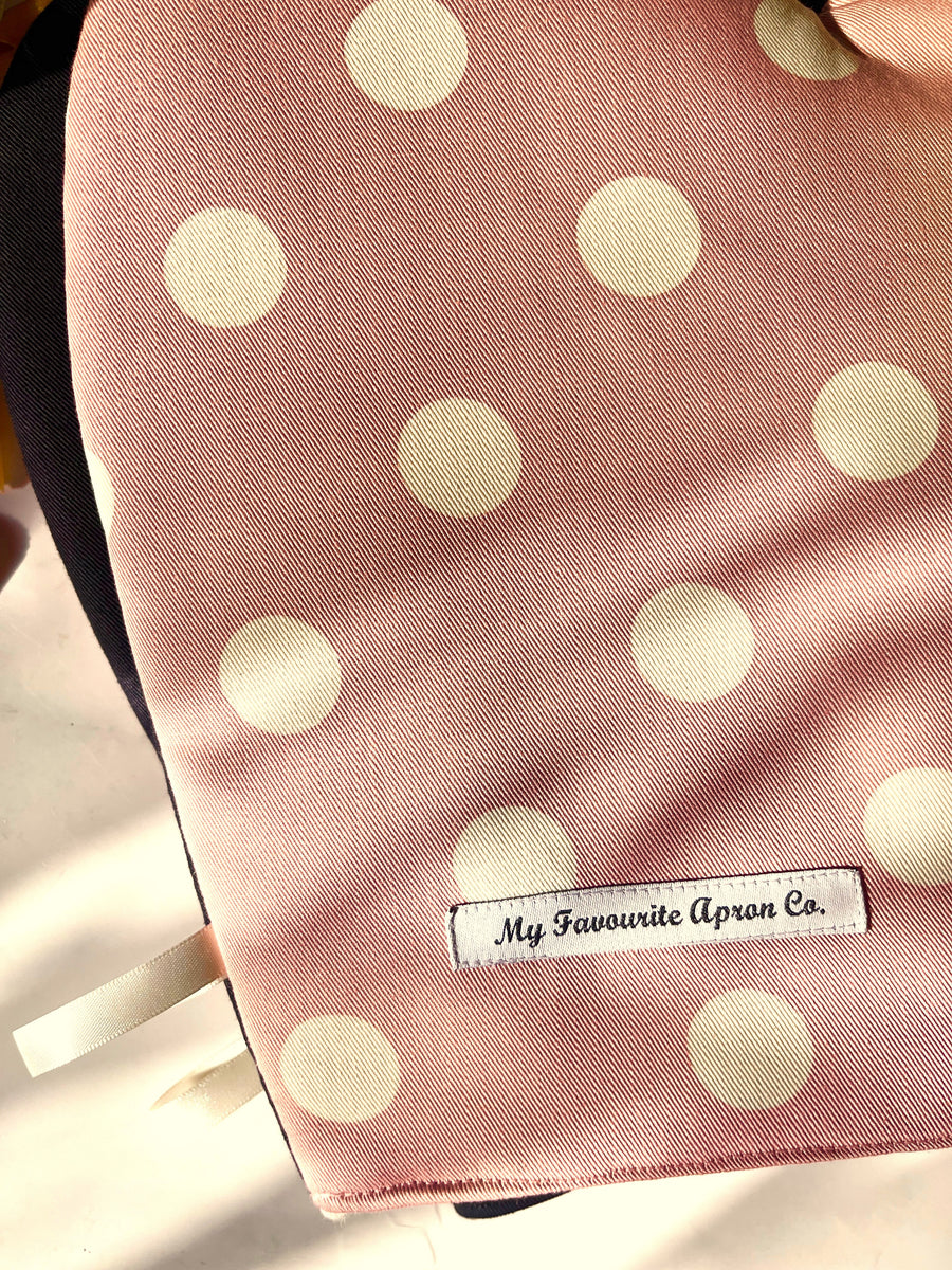 Pink and Cream Polka Dots Make a Gorgeous Oven Mitt Pattern