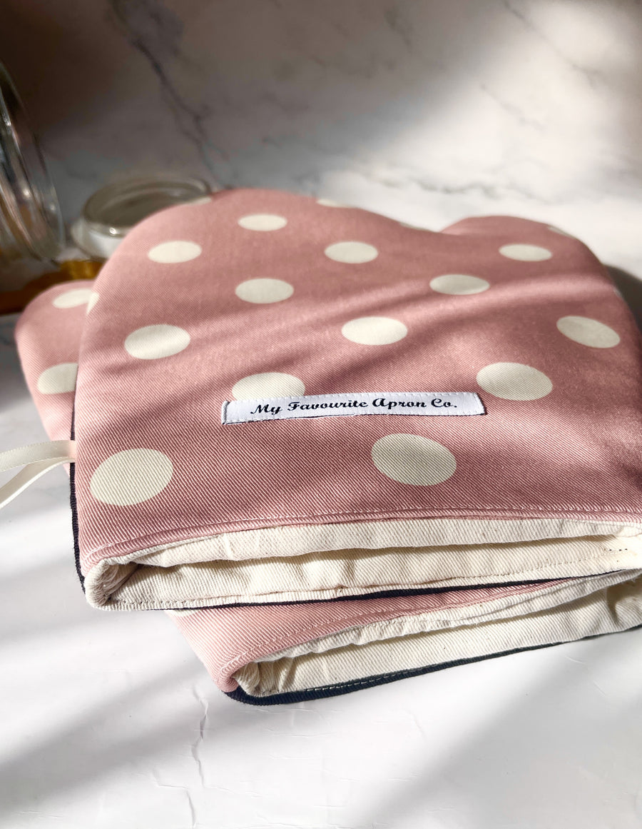 Pink and Cream Polka Dots Make a Gorgeous Oven Mitt Pattern