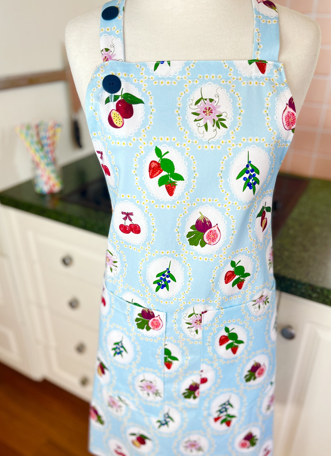 Gorgeous Retro Floral Apron - Ideal for Any Old School Foodie